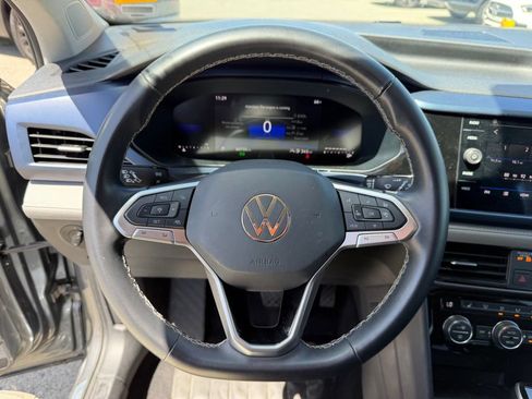 Used 2024 Volkswagen Taos SE FWD image 10
