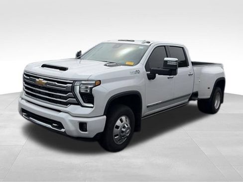 Used 2024 Chevrolet Silverado 3500 High Country w/ Technology Package AWD/4WD image 8