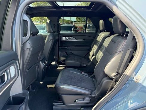 Used 2025 Ford Explorer ST w/ Sun And Sound Package RWD image 13