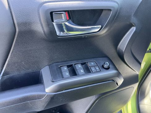 Used 2023 Toyota Tacoma TRD Sport image 15