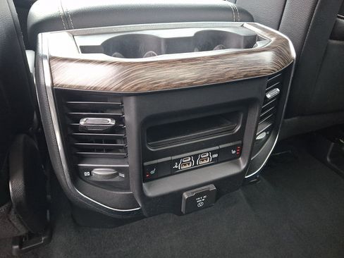 Used 2019 RAM 1500 Laramie AWD/4WD image 11