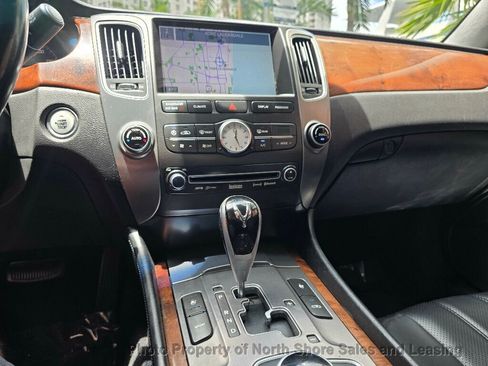 Used 2013 Hyundai Equus Signature RWD image 48