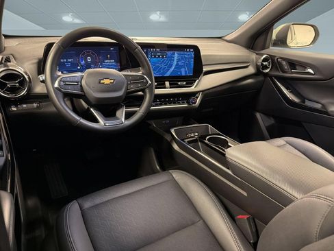 Used 2025 Chevrolet Equinox LT w/ Convenience Package II FWD image 16