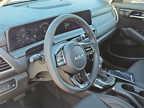 New 2026 Kia Seltos EX image 13
