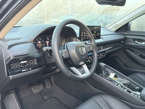 Used 2025 Honda Accord Touring image 10