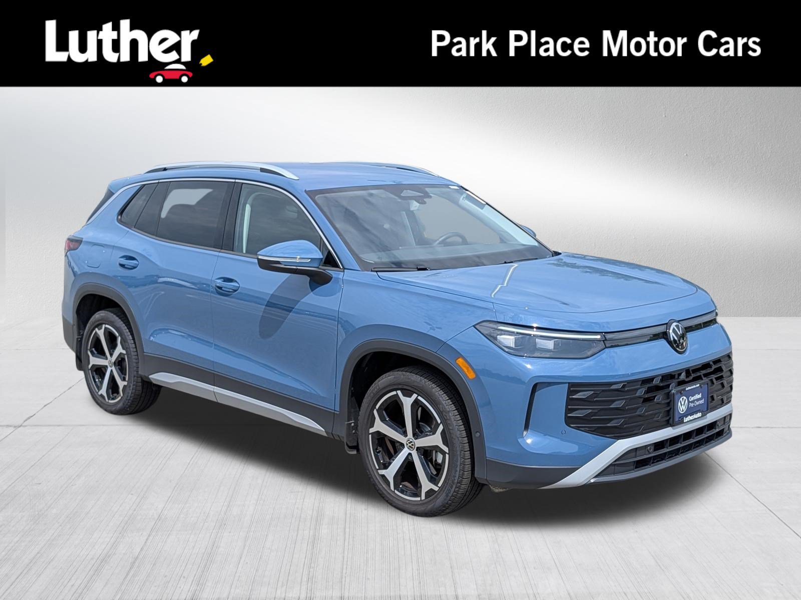 Used 2026 Volkswagen Tiguan SE AWD/4WD image 1