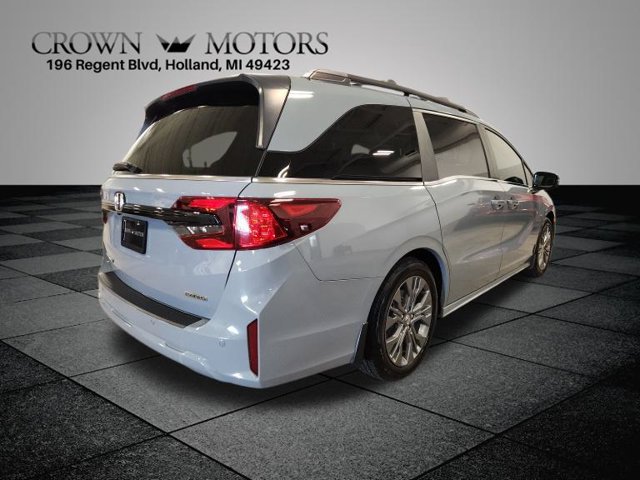 Certified 2025 Honda Odyssey Touring image 3