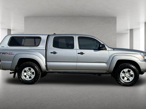 Used 2015 Toyota Tacoma 4x4 Double Cab w/ TRD Off-Road Package image 3