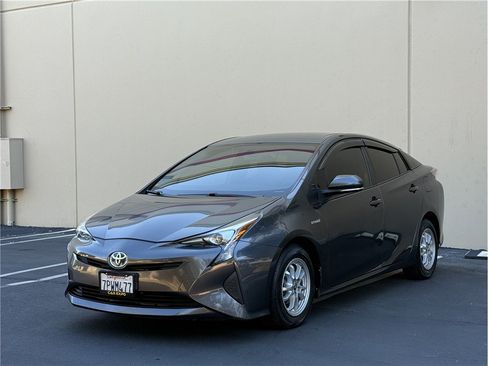 Used 2016 Toyota Prius Two FWD image 30