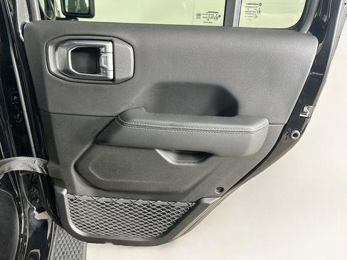 Used 2023 Jeep Wrangler Unlimited Sahara w/ Cold Weather Group AWD/4WD image 29