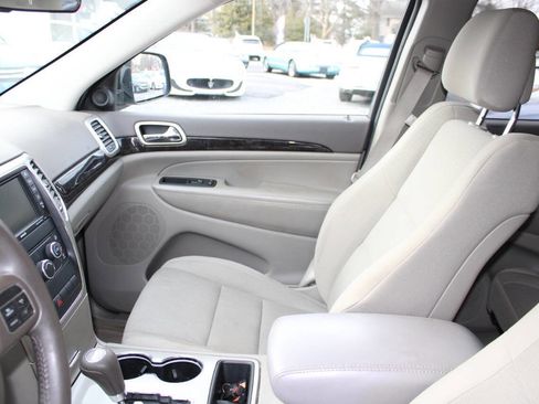 Used 2012 Jeep Grand Cherokee Laredo image 14