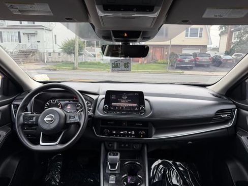 Used 2024 Nissan Rogue SV AWD/4WD image 27