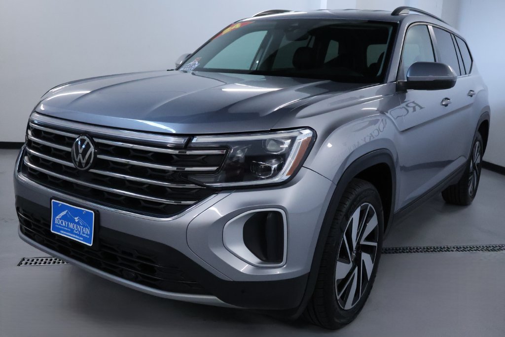 Used 2024 Volkswagen Atlas SE AWD/4WD image 3