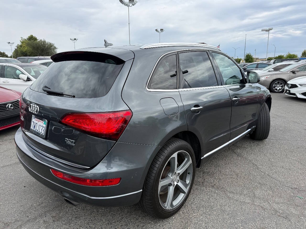 Used 2017 Audi Q5 2.0T Premium Plus w/ Technology Package AWD/4WD image 6