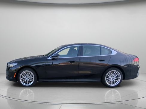 Used 2025 BMW 530i RWD image 16
