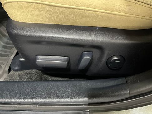 Used 2013 Toyota Avalon XLE Touring image 16