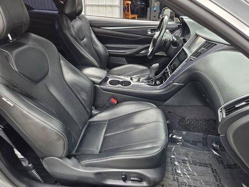 Used 2017 INFINITI Q60 Red Sport 400 RWD image 23