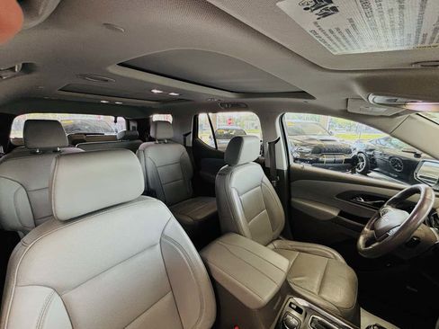 Used 2020 Chevrolet Traverse Premier FWD image 33