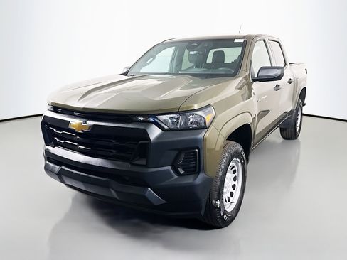 Used 2024 Chevrolet Colorado W/T image 4