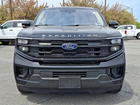 Used 2025 Ford Expedition Max Active AWD/4WD image 2