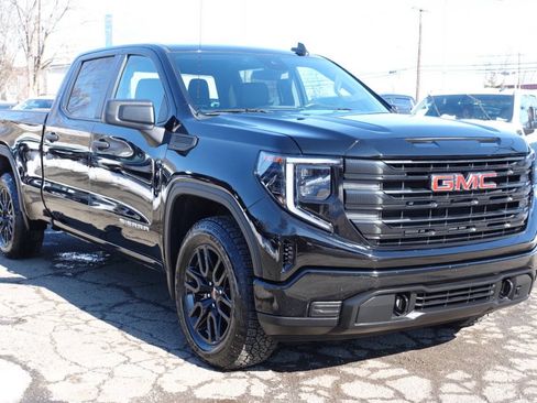Used 2023 GMC Sierra 1500 Pro w/ Graphite Edition image 4