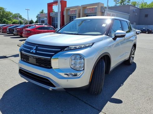 Used 2025 Mitsubishi Outlander SE AWD/4WD image 19