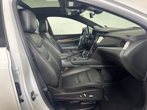 Used 2022 Cadillac XT5 Sportv w/ Platinum Package AWD/4WD image 4