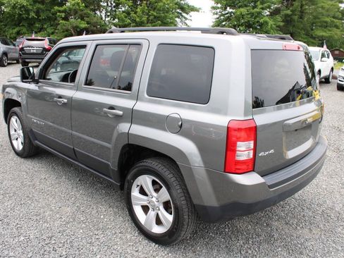 Used 2013 Jeep Patriot Latitude w/ Sun/Sound Group AWD/4WD image 9