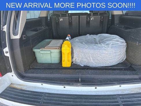 Used 2011 GMC Yukon XL SLT w/ SLT-2 Equipment Package AWD/4WD image 11