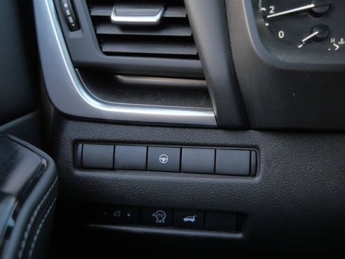 Used 2025 Nissan Rogue SV image 26