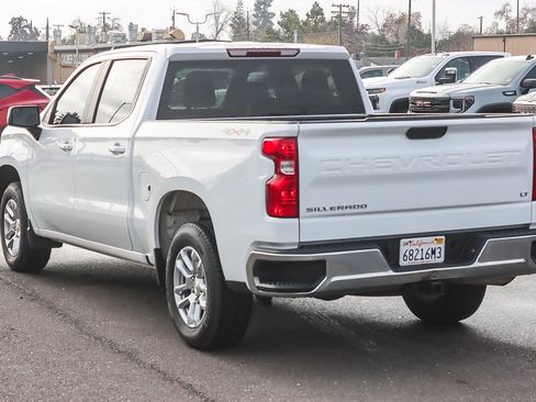 Used 2022 Chevrolet Silverado 1500 LT image 2