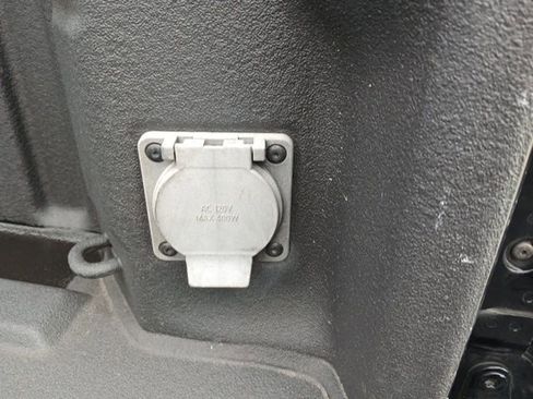 Used 2024 GMC Sierra 2500 AT4 w/ AT4 Premium Plus Package image 7