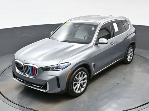 Used 2025 BMW X5 xDrive40i w/ Premium Package AWD/4WD image 33