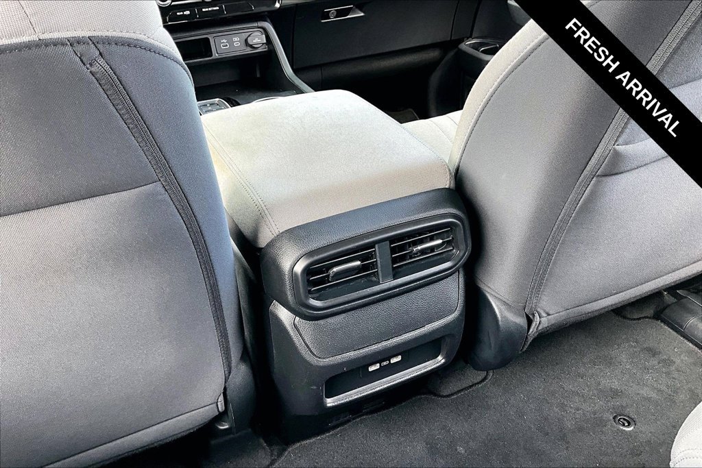 Used 2023 Honda Pilot LX image 15