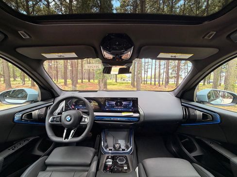 New 2026 BMW X3 xDrive30i w/ Premium Package AWD/4WD image 2