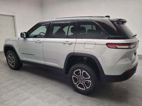 Used 2022 Jeep Grand Cherokee Trailhawk w/ Luxury Tech Group III AWD/4WD image 3