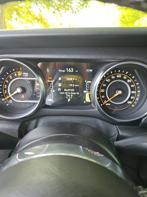Used 2021 Jeep Gladiator Overland w/ Popular Equipment Package AWD/4WD image 3