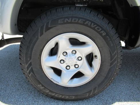 Used 2004 Toyota Tacoma PreRunner RWD image 8