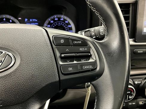 Used 2022 Hyundai Venue SEL w/ Cargo Package image 24