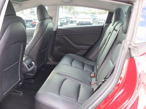 Used 2018 Tesla Model 3 Long Range image 36