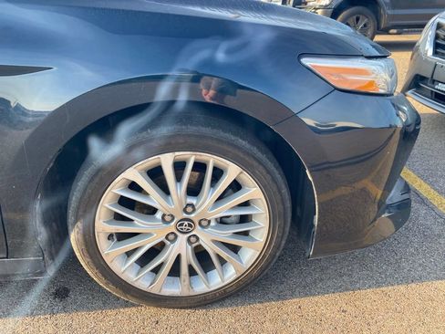 Used 2020 Toyota Camry XLE w/ Carpet Mat Package FWD image 5