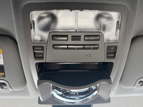 Used 2018 Toyota Highlander XLE AWD/4WD image 24