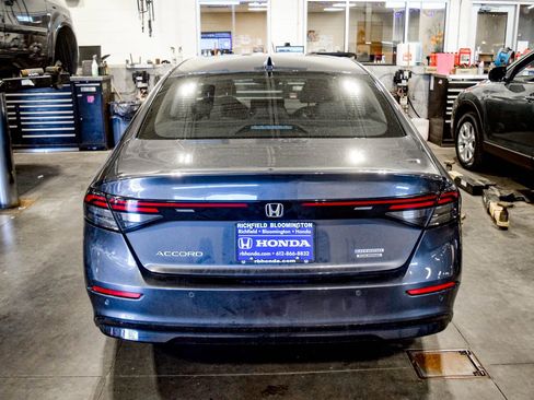 Used 2023 Honda Accord Touring image 17