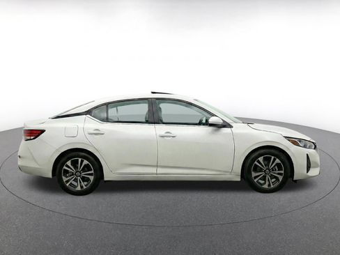 Used 2025 Nissan Sentra SV FWD image 9