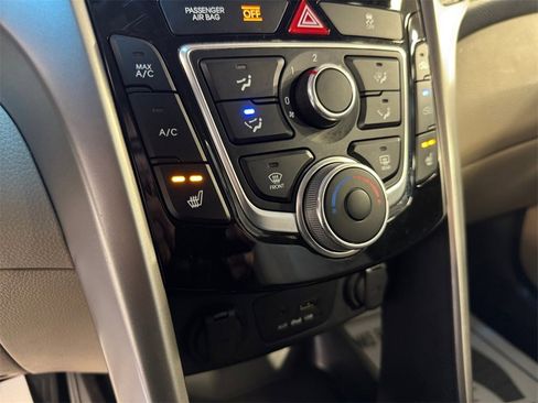 Used 2013 Hyundai Elantra GT image 30