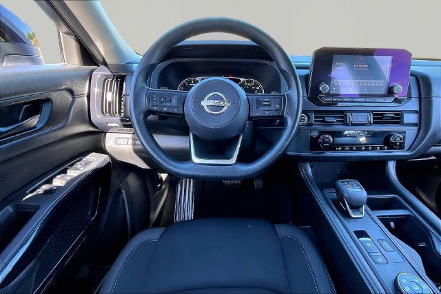 Used 2024 Nissan Pathfinder S AWD/4WD image 8