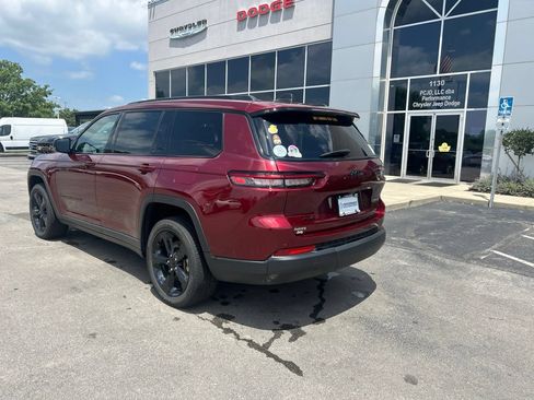 Used 2023 Jeep Grand Cherokee L Laredo AWD/4WD image 5