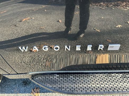 Used 2024 Jeep Wagoneer Series II image 10