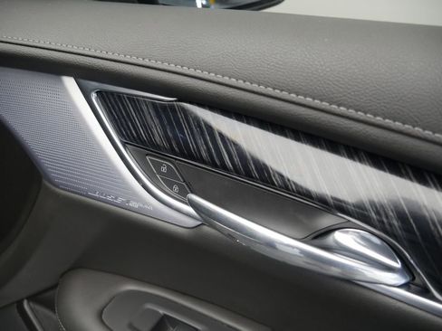 Used 2024 Cadillac XT6 Premium Luxury w/ Technology Package image 30