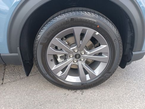 New 2025 Ford Explorer Active w/ Active Comfort Package image 8